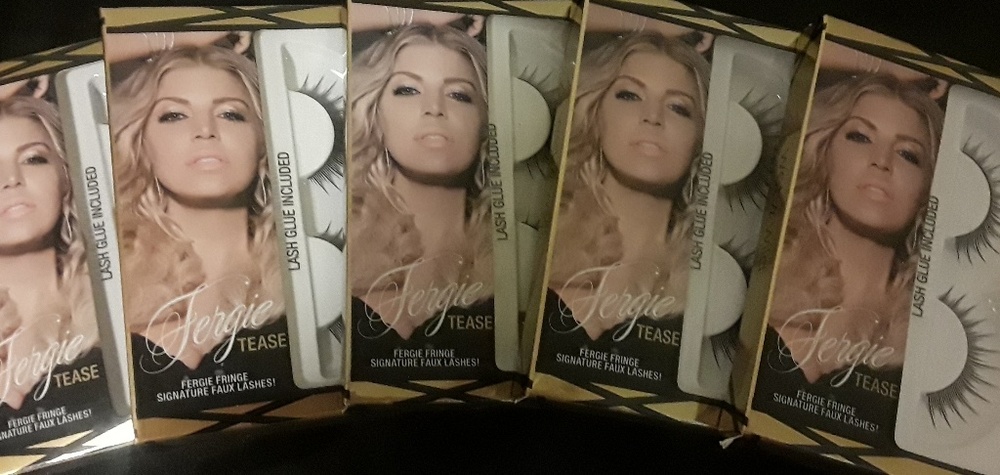 Faux eyelashes, Fergie "Tease"